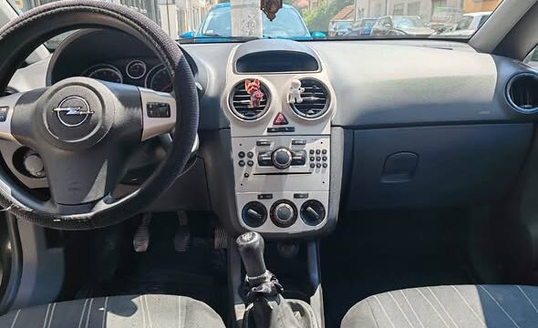 Opel Corsa 1.4 benzin 2007. godište na prodaju